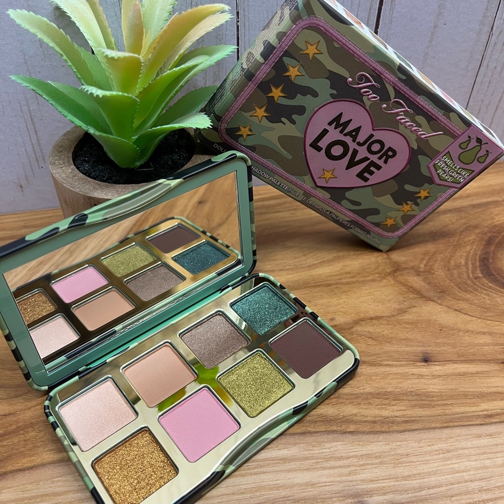 Too Faced Major Love Mini Eye Shadow Palette